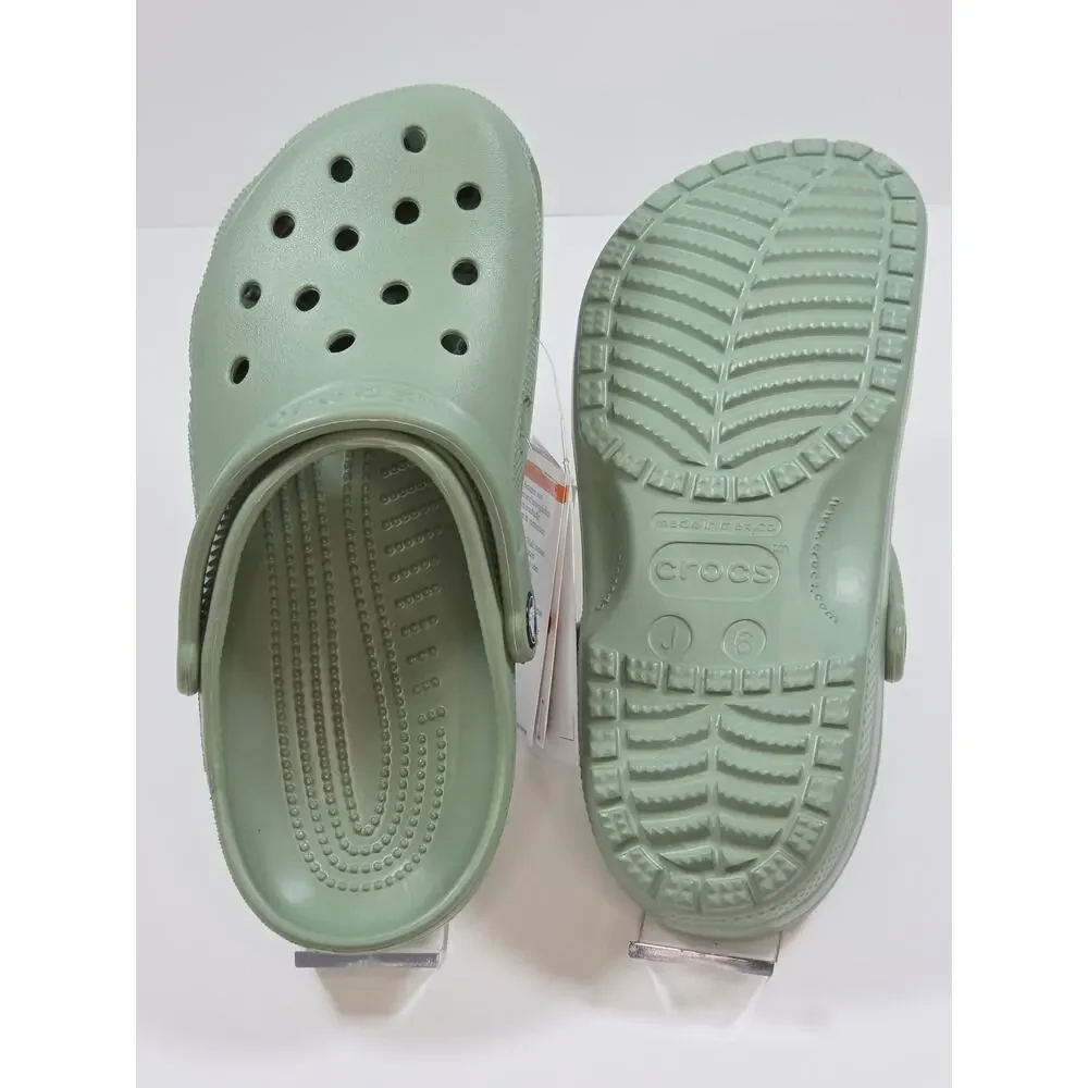 Crocs Classic Clog – J6 / Women’s 8 – Moss Green – Brand New in Box